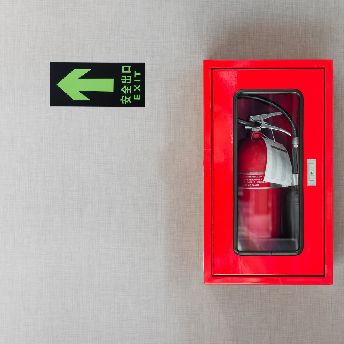 8Pcs Safety Exit Sign Luminous - Window Lock Bar 评论和价格